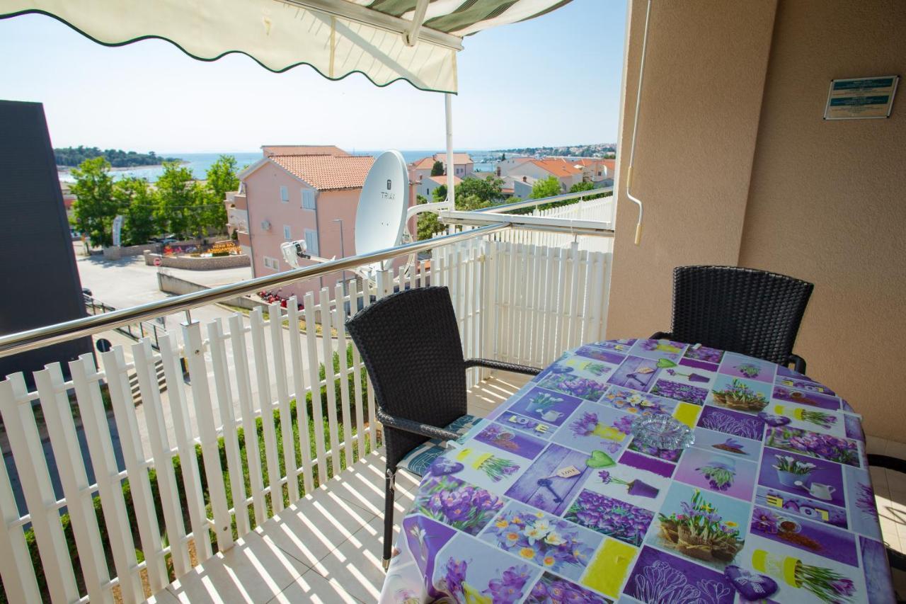 נובליה Apartments & Rooms Peranic מראה חיצוני תמונה