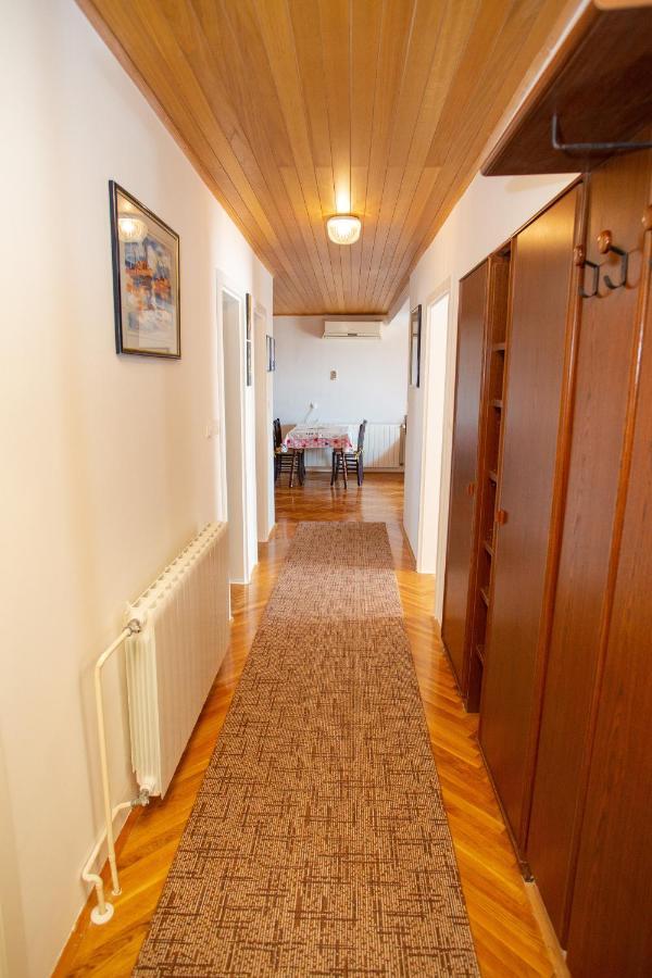 נובליה Apartments & Rooms Peranic מראה חיצוני תמונה