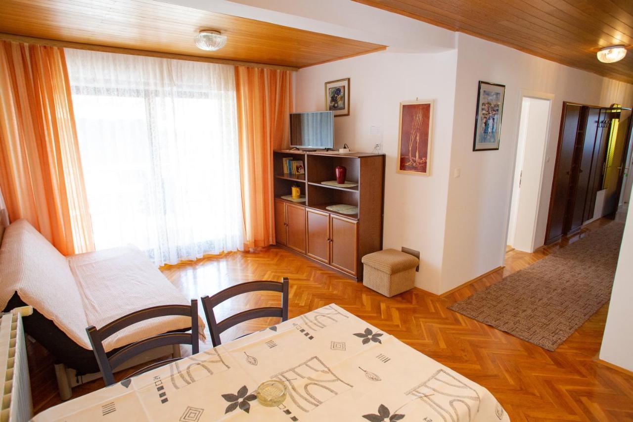 נובליה Apartments & Rooms Peranic מראה חיצוני תמונה