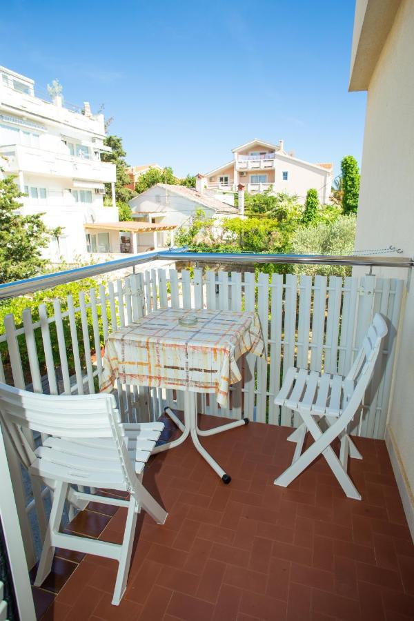 נובליה Apartments & Rooms Peranic מראה חיצוני תמונה