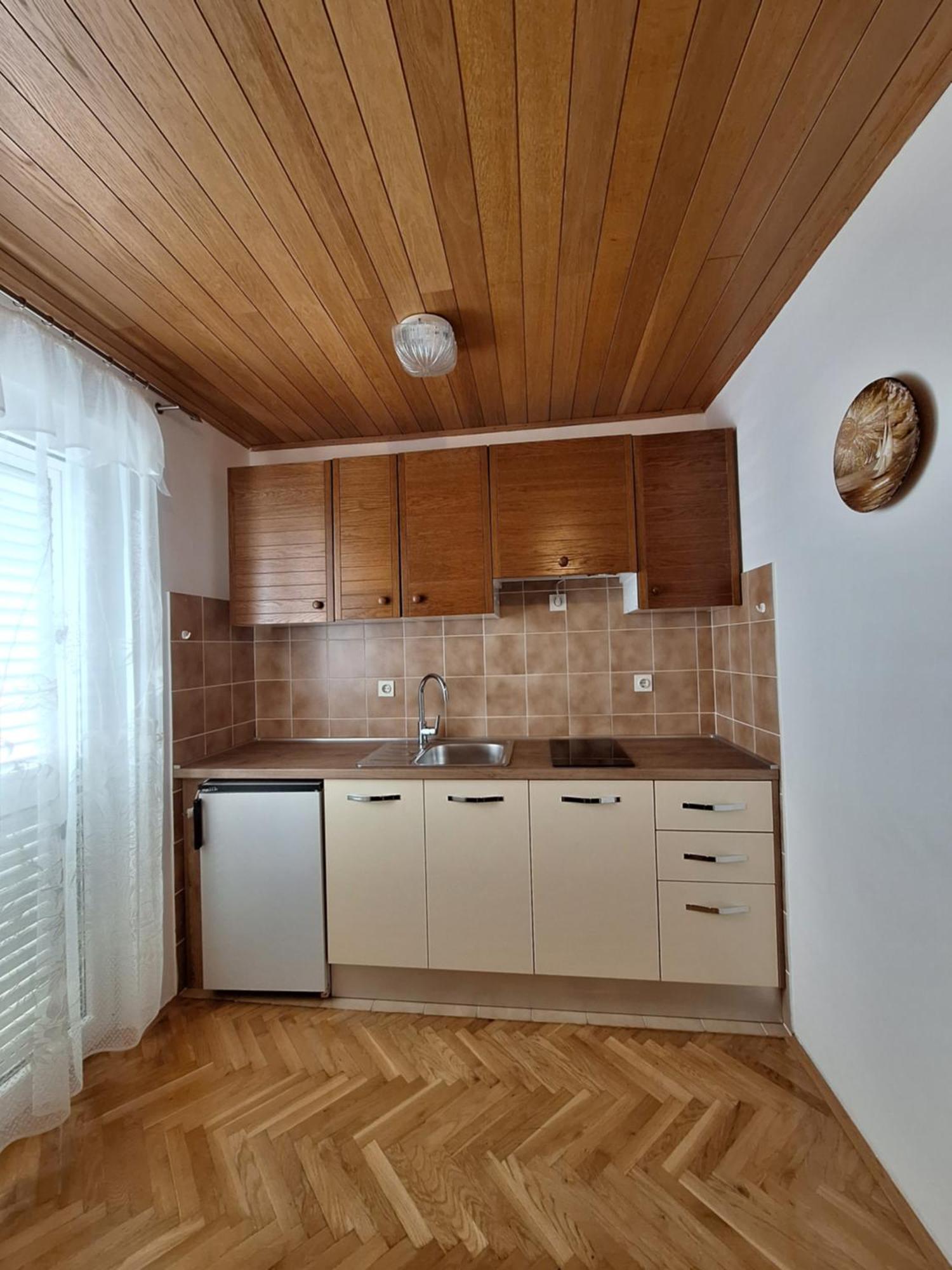 נובליה Apartments & Rooms Peranic מראה חיצוני תמונה