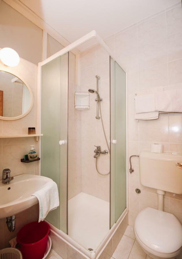 נובליה Apartments & Rooms Peranic מראה חיצוני תמונה