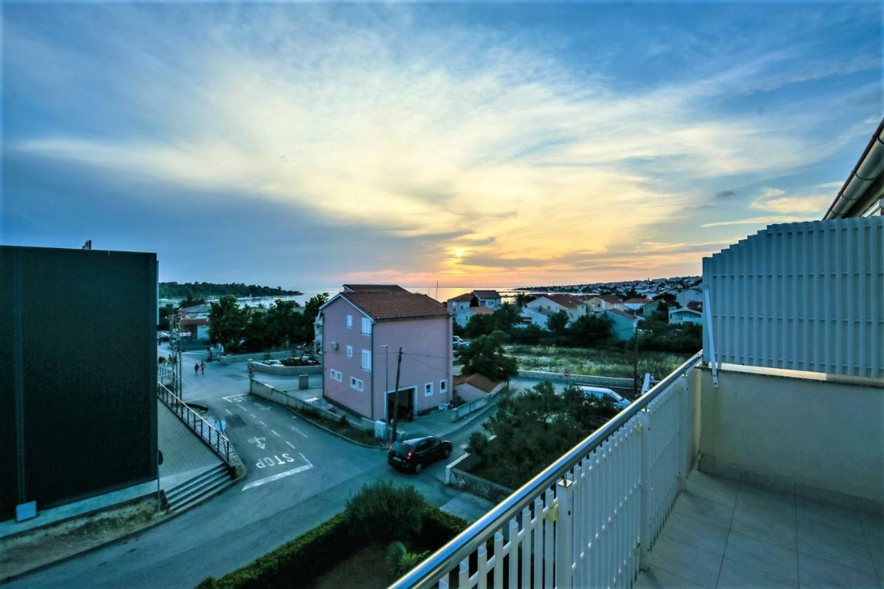 נובליה Apartments & Rooms Peranic מראה חיצוני תמונה