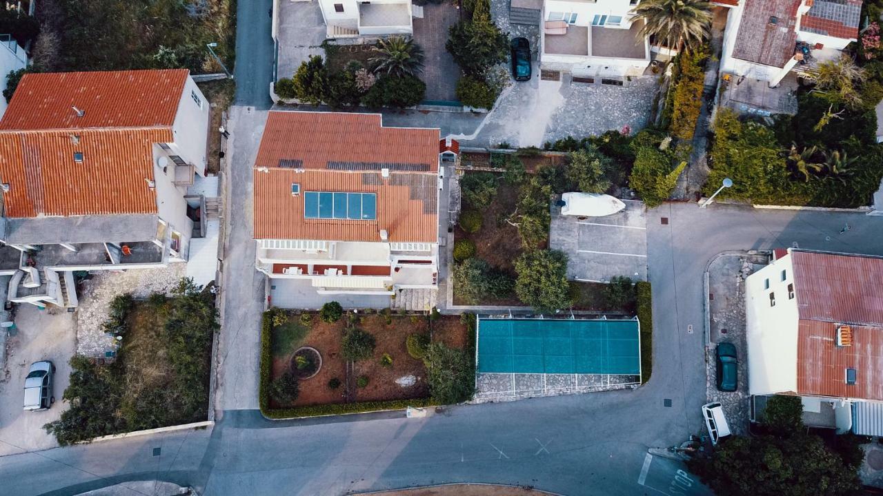 נובליה Apartments & Rooms Peranic מראה חיצוני תמונה