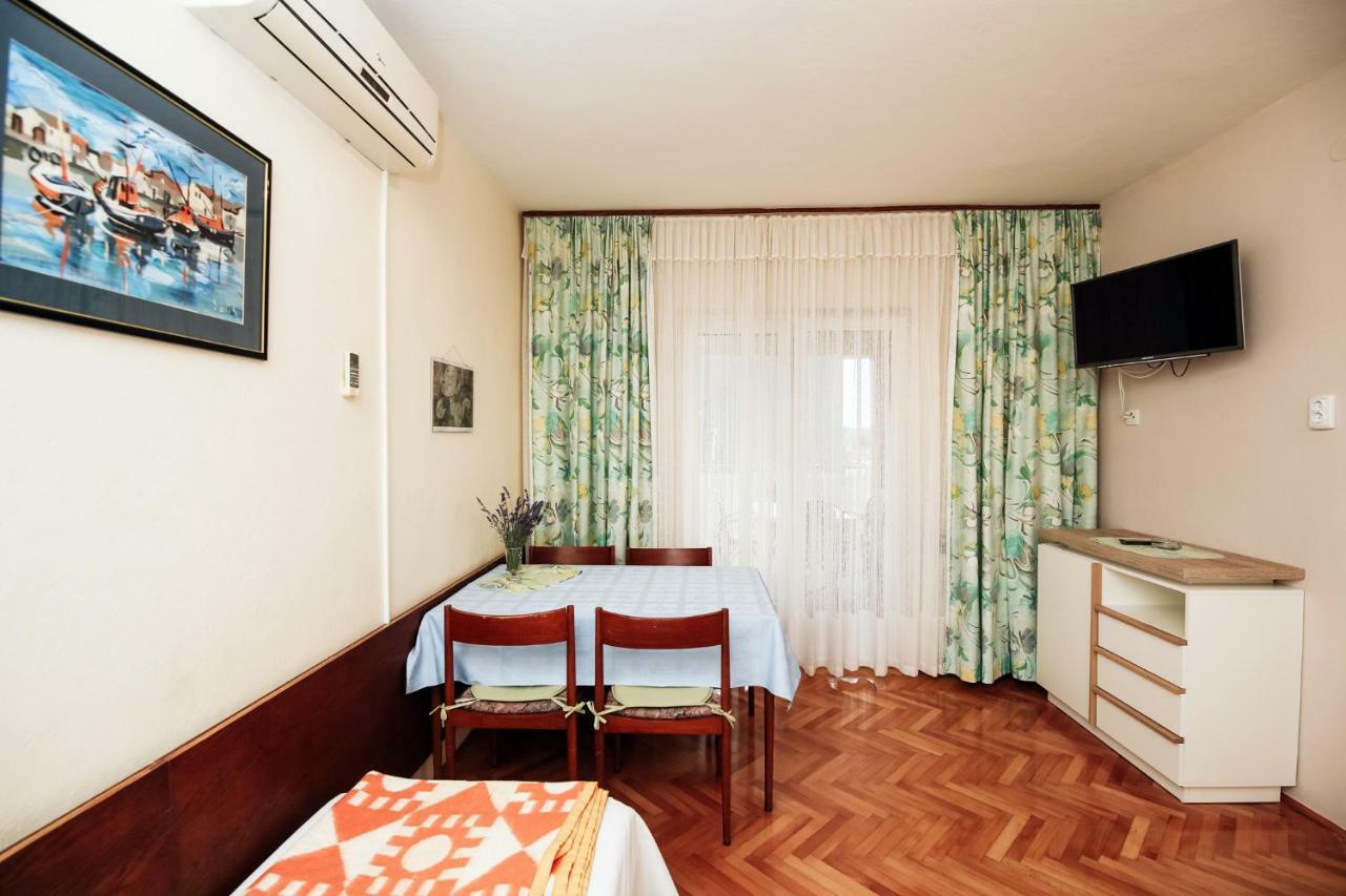 נובליה Apartments & Rooms Peranic מראה חיצוני תמונה