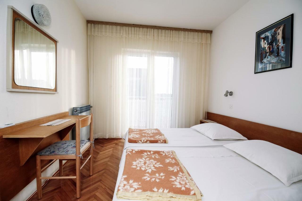 נובליה Apartments & Rooms Peranic מראה חיצוני תמונה