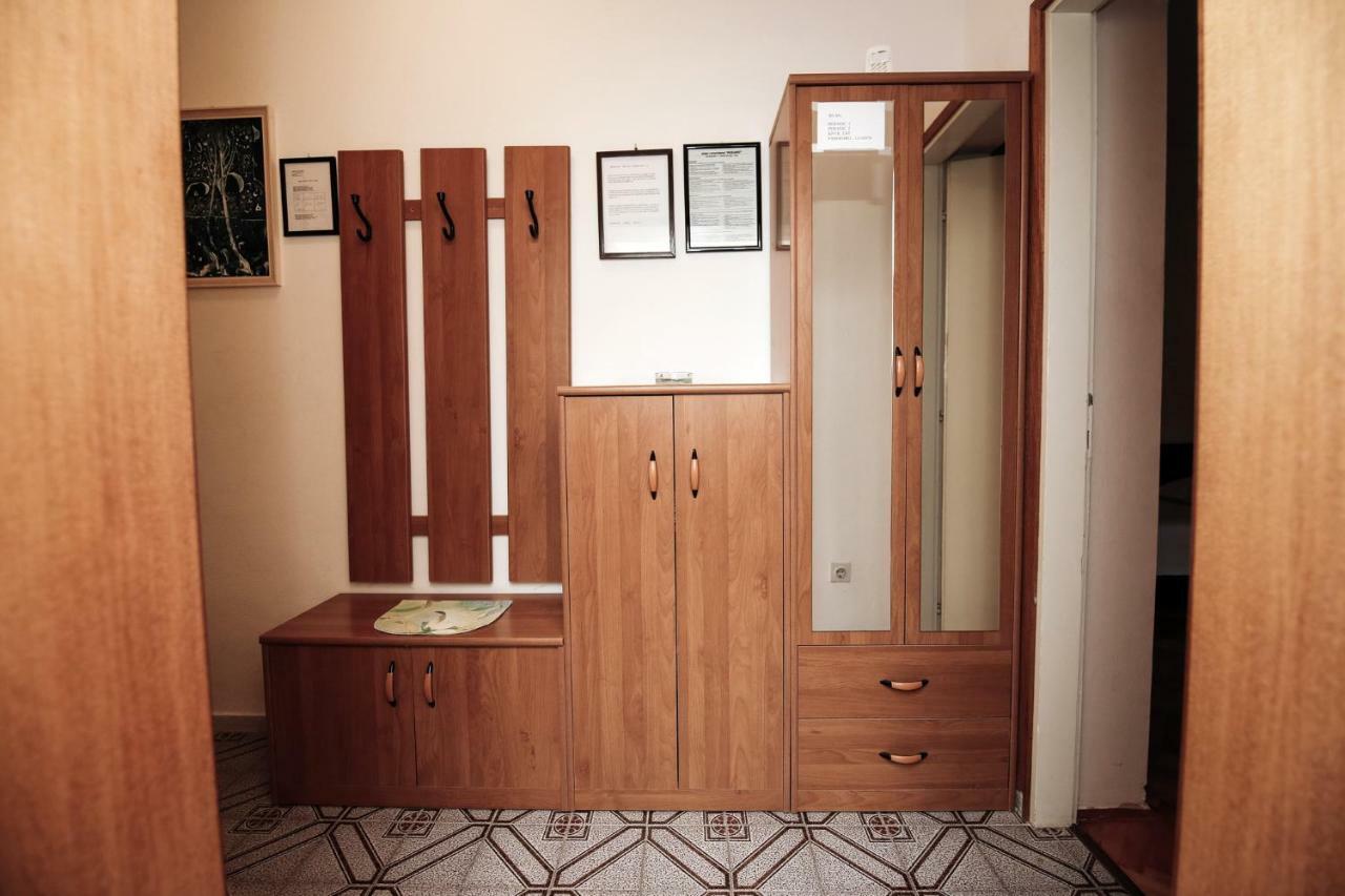 נובליה Apartments & Rooms Peranic מראה חיצוני תמונה