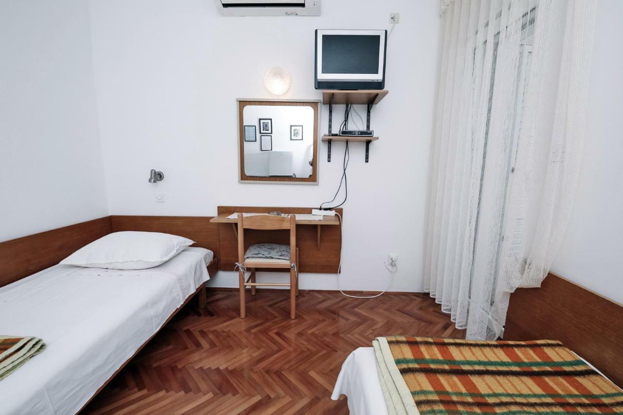 נובליה Apartments & Rooms Peranic מראה חיצוני תמונה