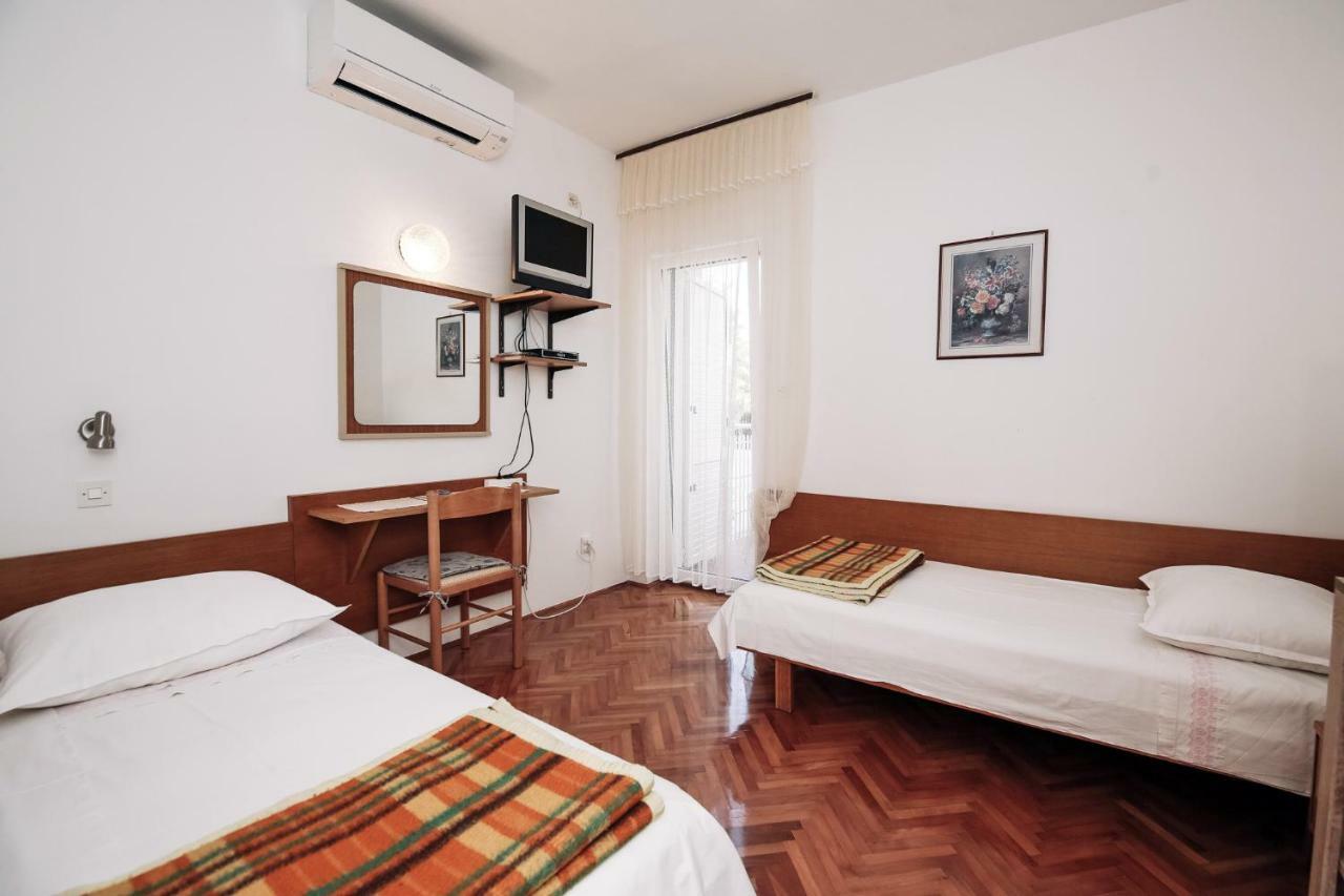 נובליה Apartments & Rooms Peranic מראה חיצוני תמונה