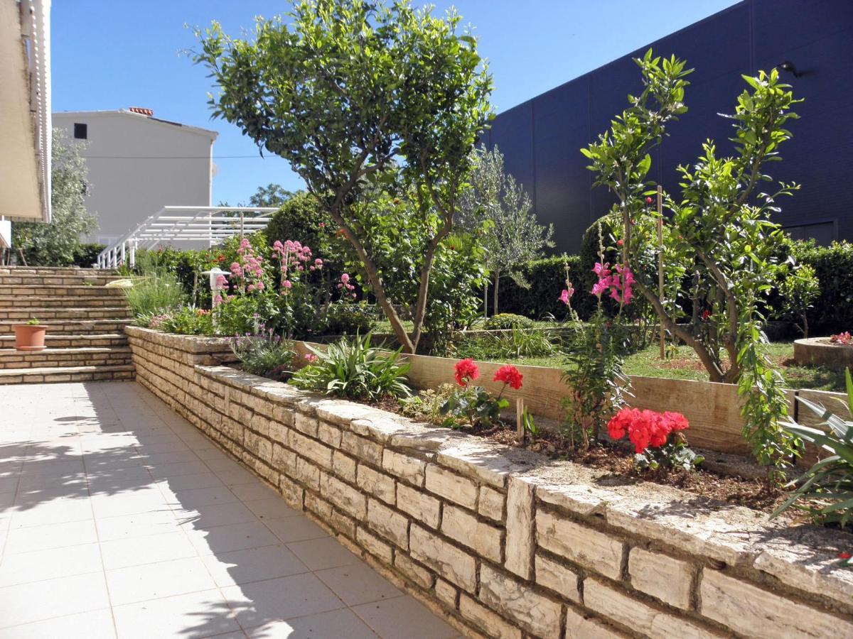 נובליה Apartments & Rooms Peranic מראה חיצוני תמונה